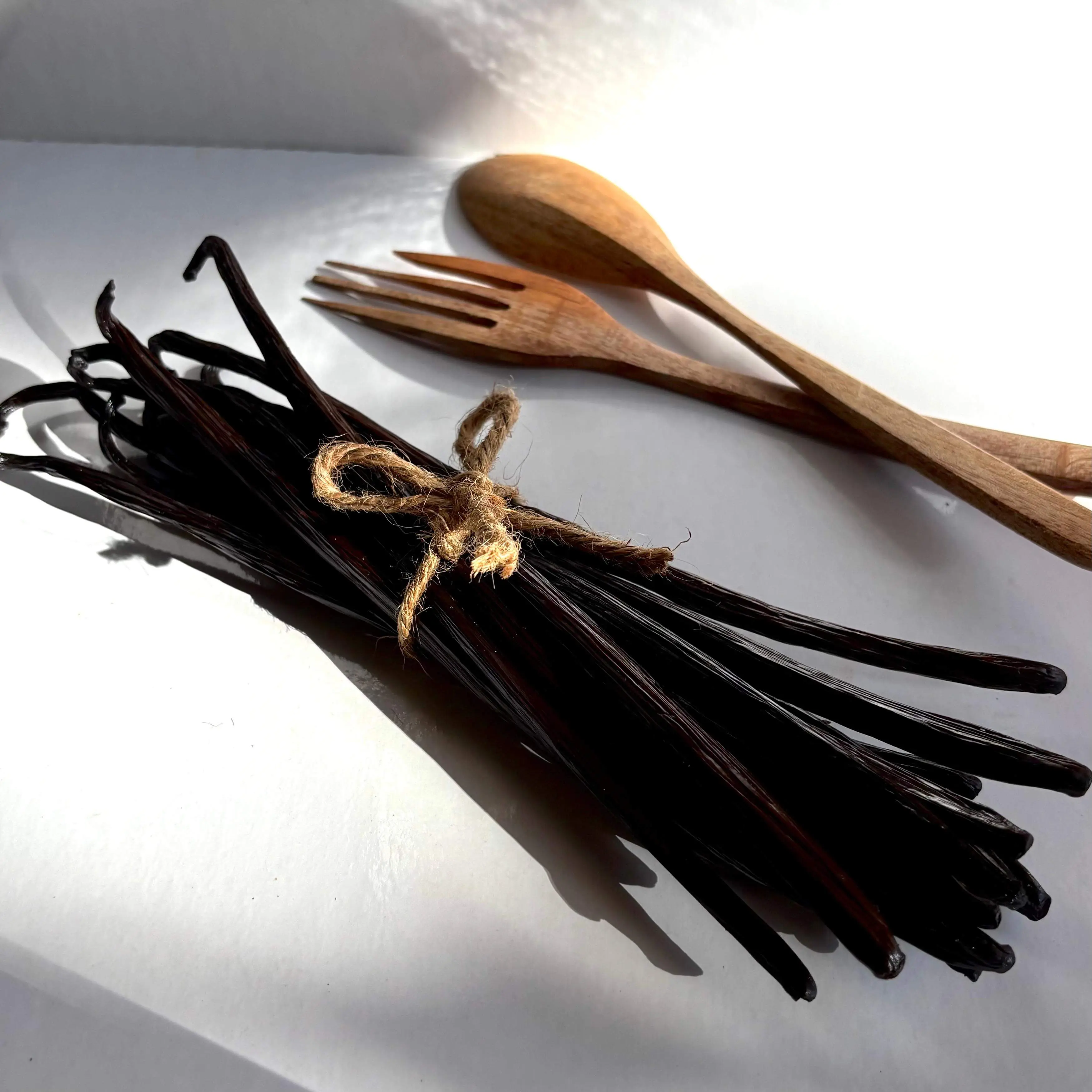 Everyday Grade 14-17cm Planifolia vanilla beans from Indonesia